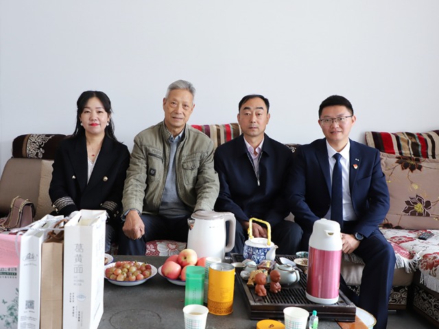 5d1f9ce9676213e20d4a9e3d79e9370f